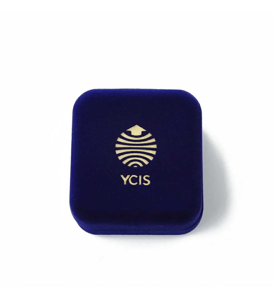 YCIS 校徽